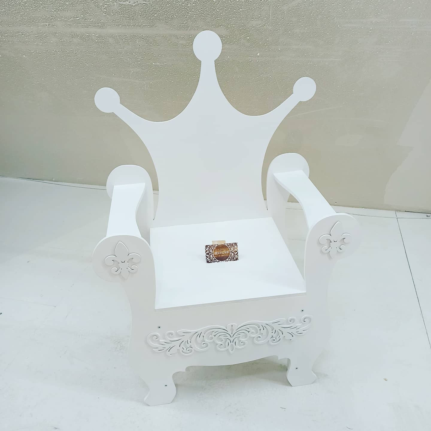 Wooden Throne Chair 08 birthday party decoration girl boy baby shower wood event party prop shop photo booth arch white pink big large king queen frozen winter style - MakerUA