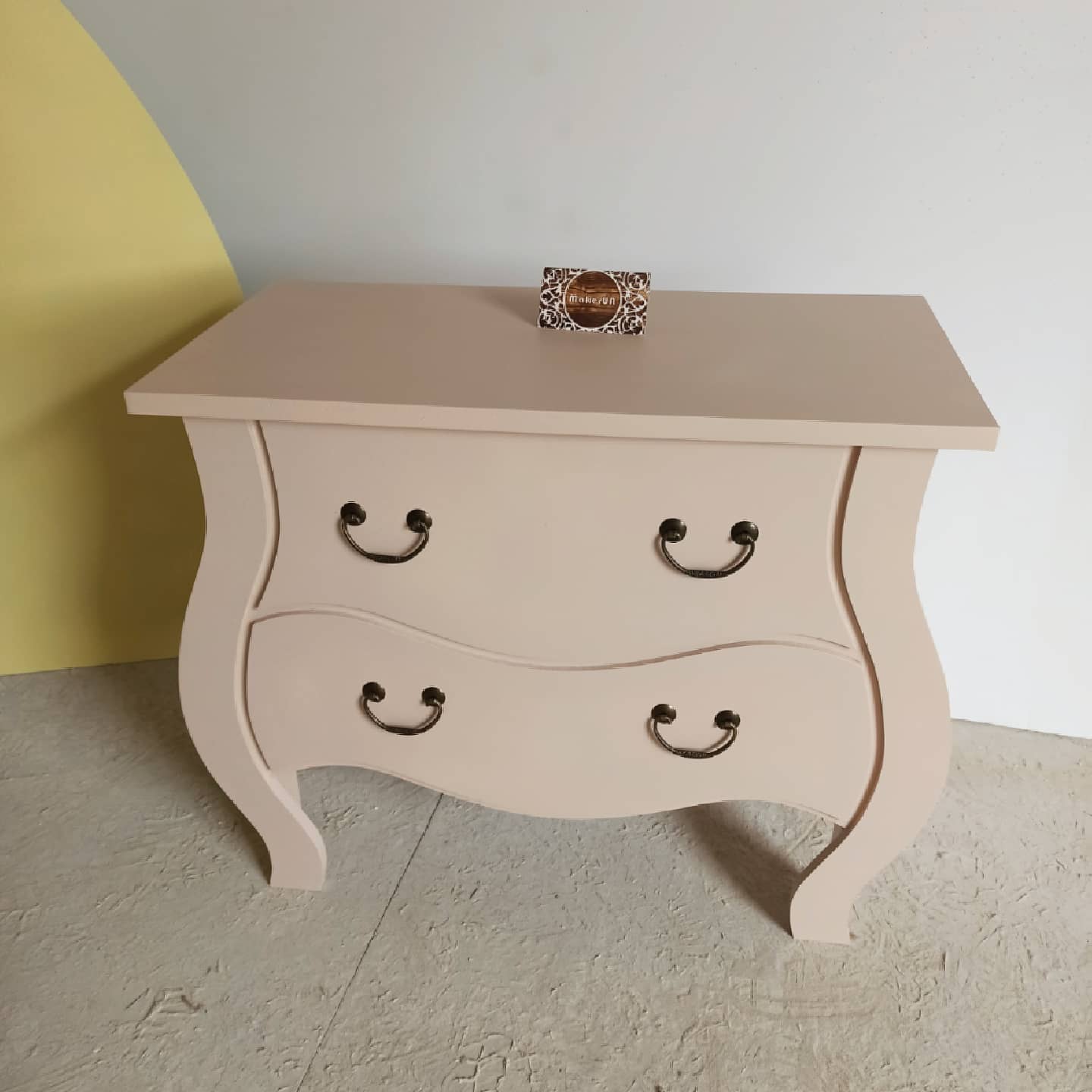 Decorative cabinet table stand not open - MakerUA