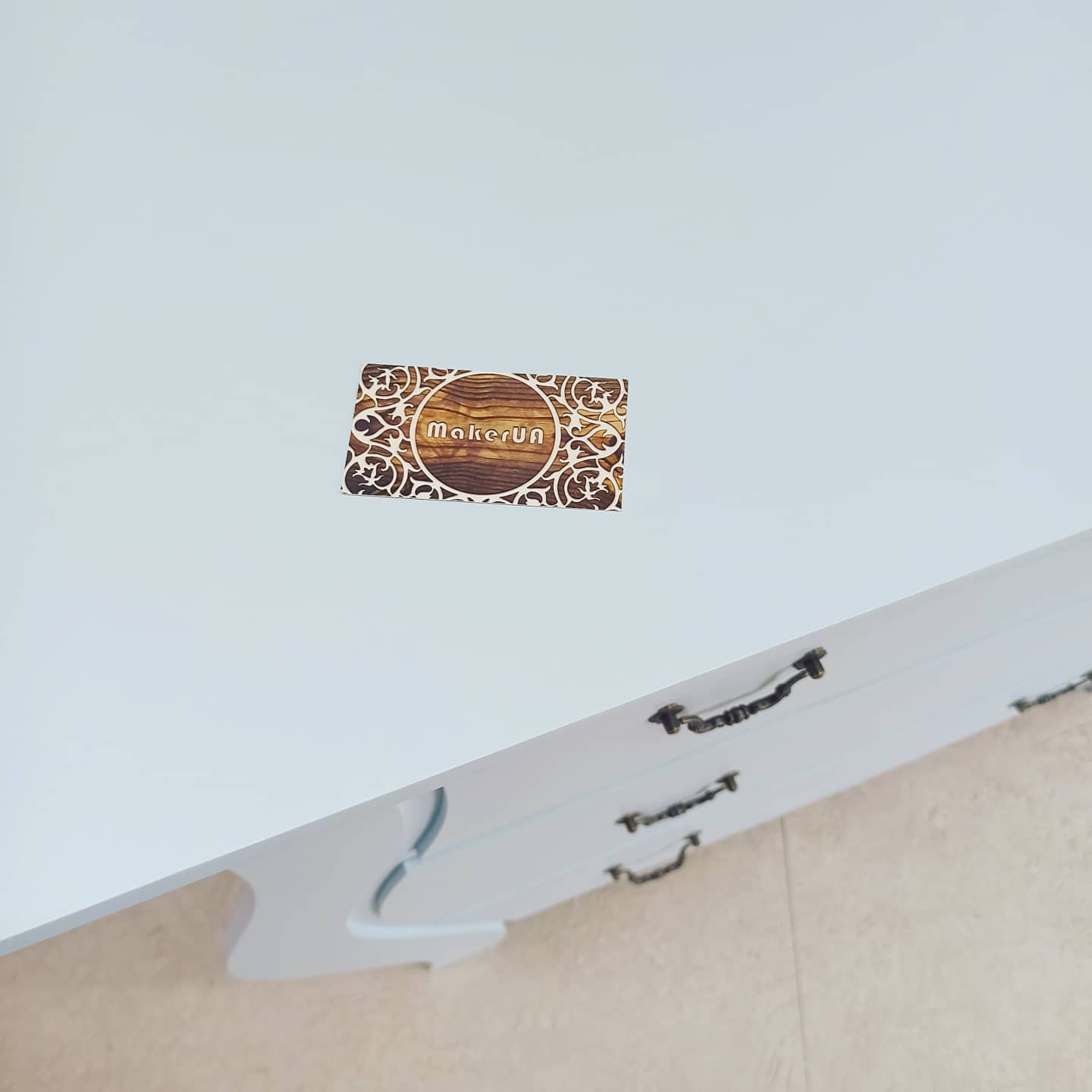 Decorative cabinet table stand not open - MakerUA
