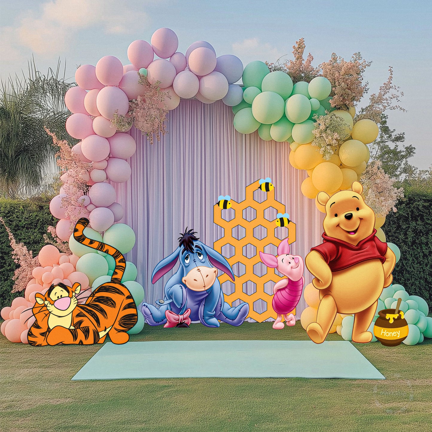Winnie_the_Pooh_cartoon_birthday_party_decor 2