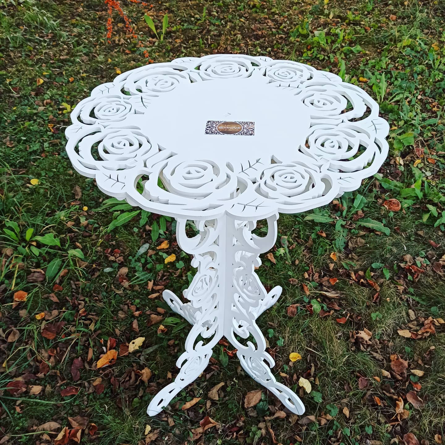 Table Roses decorations accent plywood wooden wood white plant flower sweet cake stand pedestal baby shower birthday wedding event party prop shop photo booth balloon arch style decor - MakerUA