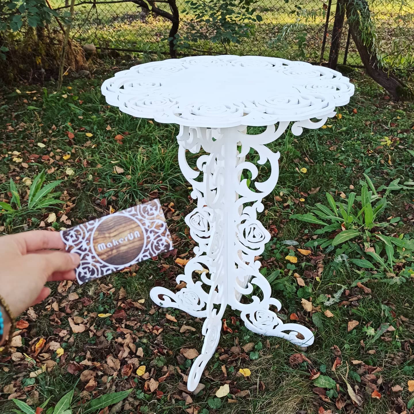 Table Roses decorations accent plywood wooden wood white plant flower sweet cake stand pedestal baby shower birthday wedding event party prop shop photo booth balloon arch style decor - MakerUA