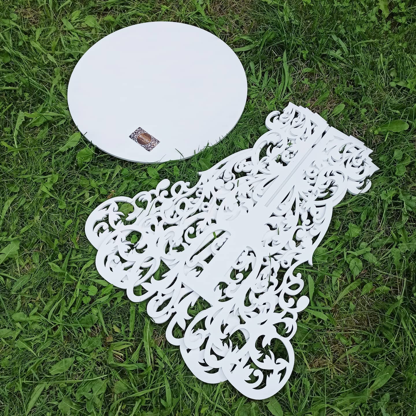 Table cake decorations accent plywood wooden wood white plant flower sweet cake stand pedestal baby shower birthday wedding event party prop shop photo booth balloon arch victorian style decor - MakerUA