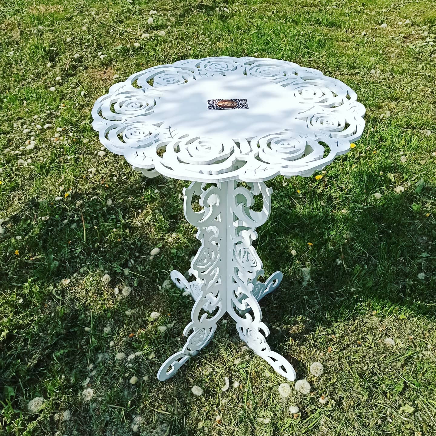 Table Roses decorations accent plywood wooden wood white plant flower sweet cake stand pedestal baby shower birthday wedding event party prop shop photo booth balloon arch style decor - MakerUA