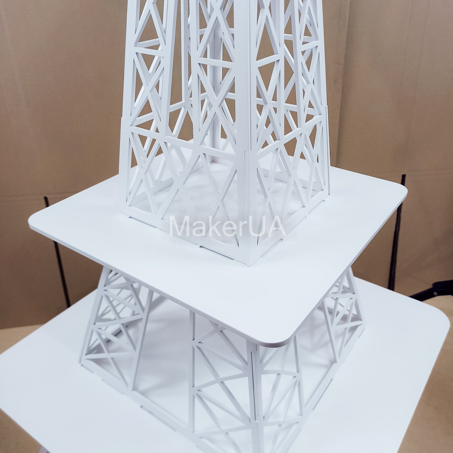 White Eiffel Tower Stand cake dessert cupcake flower display table buffet floral market sweet candy cart bar donut Ice cream party props birthday wedding decor